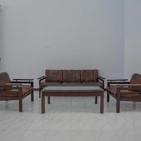 Oyo 477 Raka Residence Syariah Purwoharjo Banyuwangi Banyuwangi  Extérieur photo