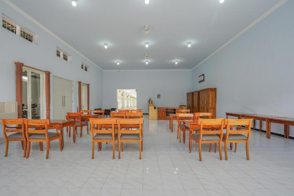 Oyo 477 Raka Residence Syariah Purwoharjo Banyuwangi Banyuwangi  Extérieur photo
