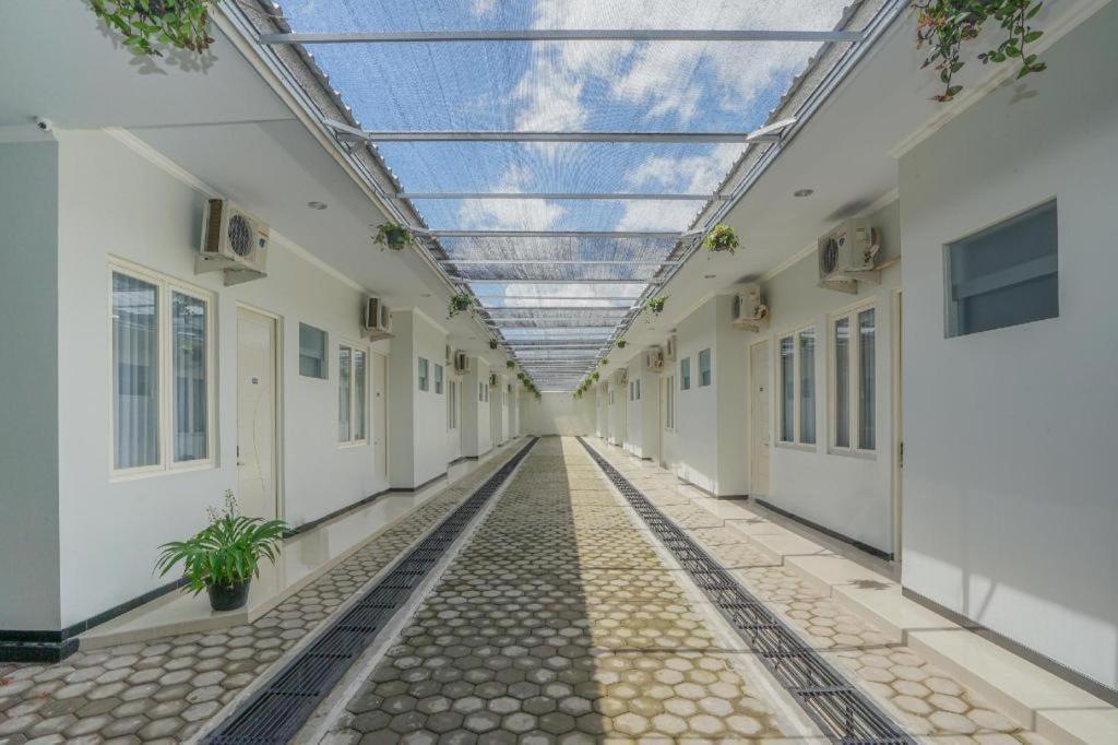 Oyo 477 Raka Residence Syariah Purwoharjo Banyuwangi Banyuwangi  Extérieur photo