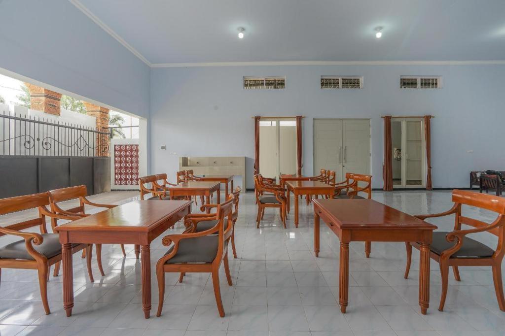 Oyo 477 Raka Residence Syariah Purwoharjo Banyuwangi Banyuwangi  Extérieur photo