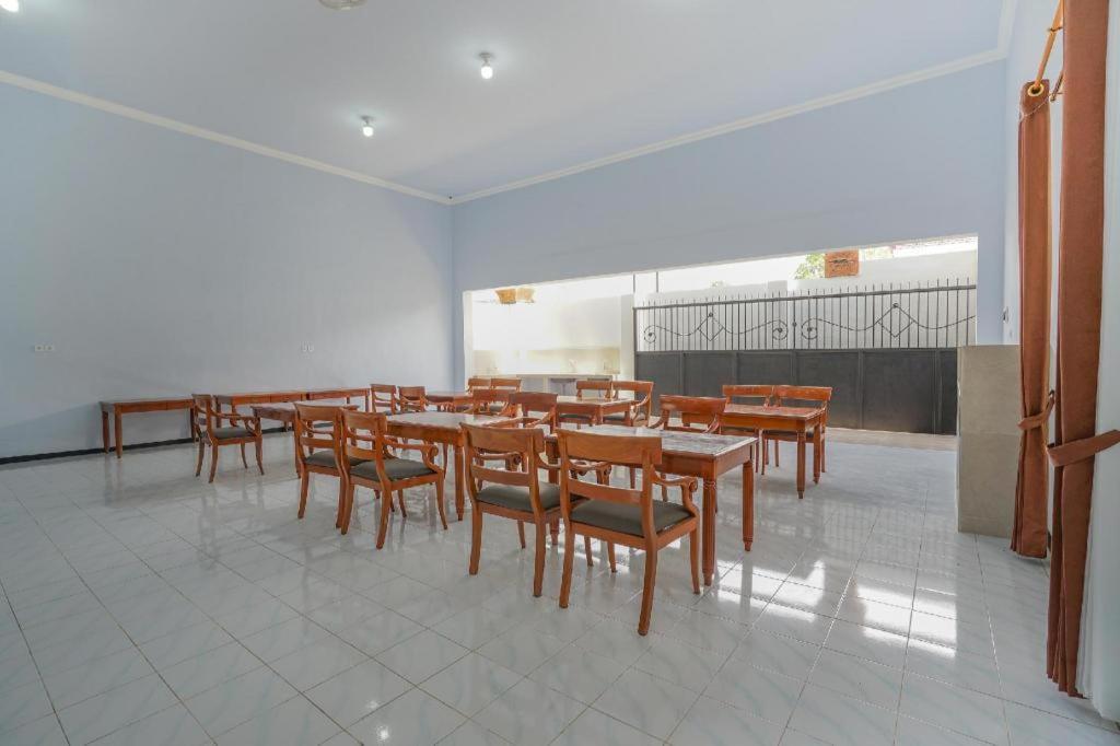 Oyo 477 Raka Residence Syariah Purwoharjo Banyuwangi Banyuwangi  Extérieur photo