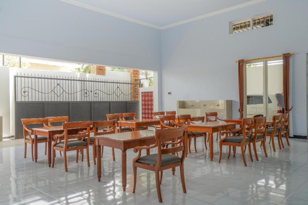 Oyo 477 Raka Residence Syariah Purwoharjo Banyuwangi Banyuwangi  Extérieur photo