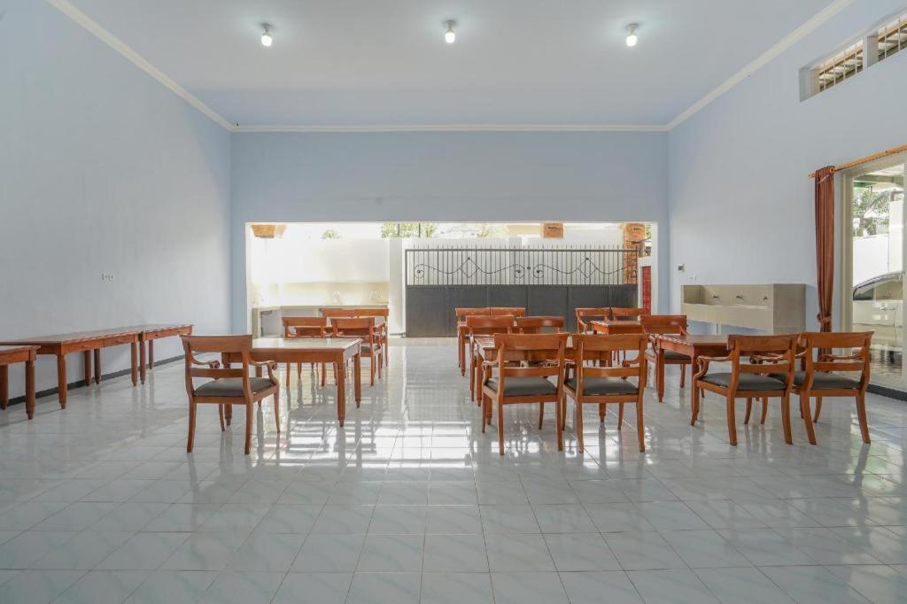 Oyo 477 Raka Residence Syariah Purwoharjo Banyuwangi Banyuwangi  Extérieur photo